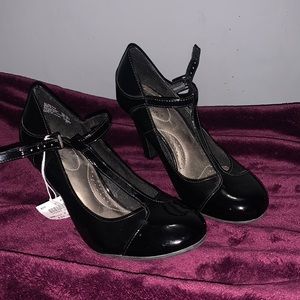 Brand new never worn heels